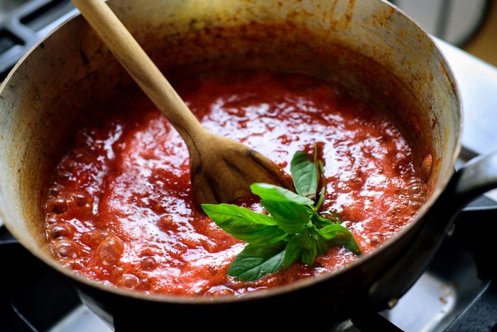 Red sauce recipe with fresh tomatoes